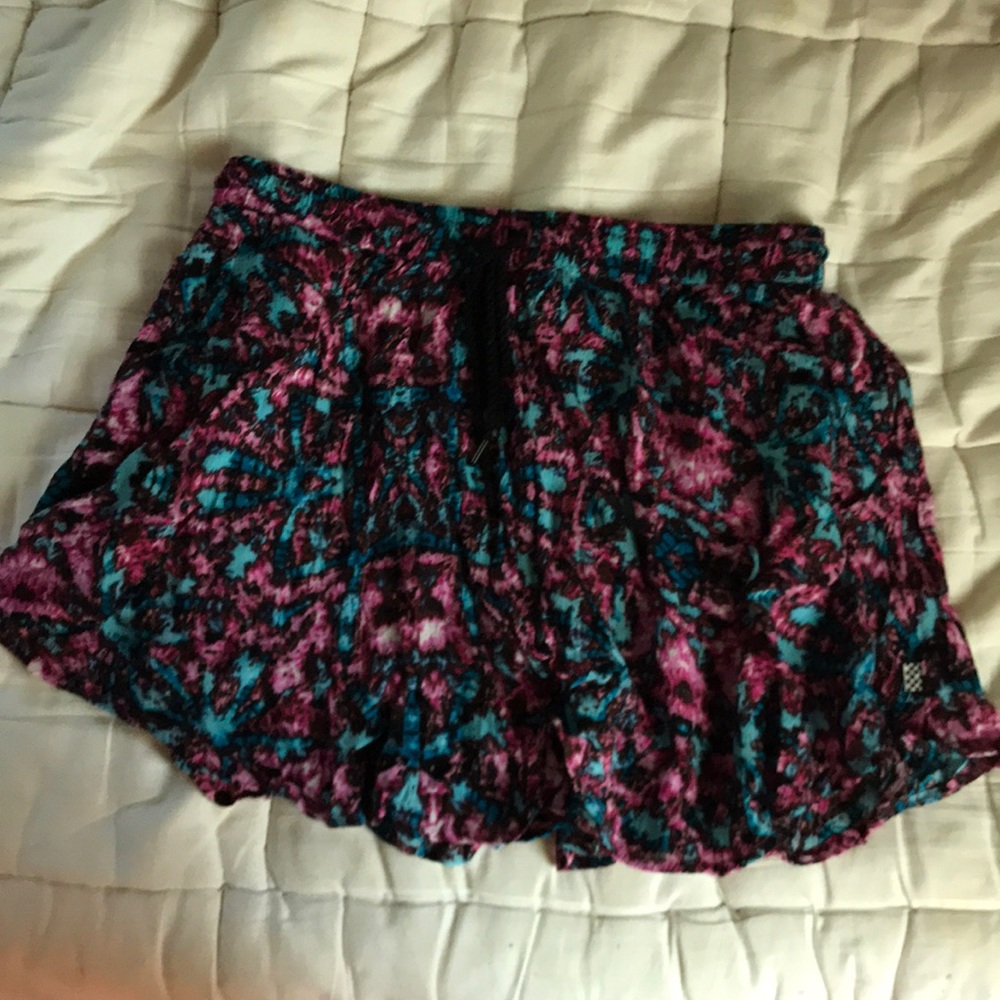 Women’s colorful Vans skirt! Size Large